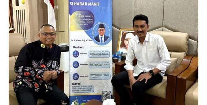 Bupati Banjar, H Saidi Mansyur bersama Dr Muhari. Foto: Pemkab Banjar