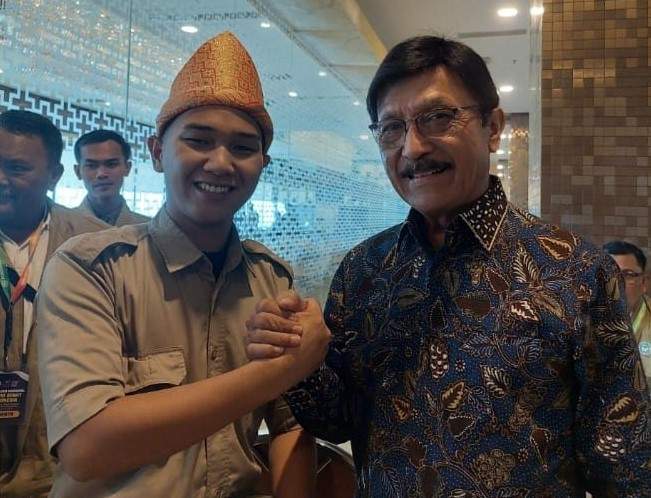 Bersama Ketua Badan Pengelola Dana Perkebunan Kelapa Sawit Eddy Abdurrachman. Foto: Benny For LK 5W1H