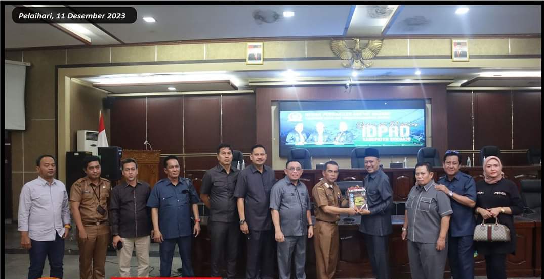 Sekretariat DPRD Tala menerima kunjungan Komisi III DPRD Sidoarjo Jawa Timur. Foto: dok. Sekretariat DPRD Tala