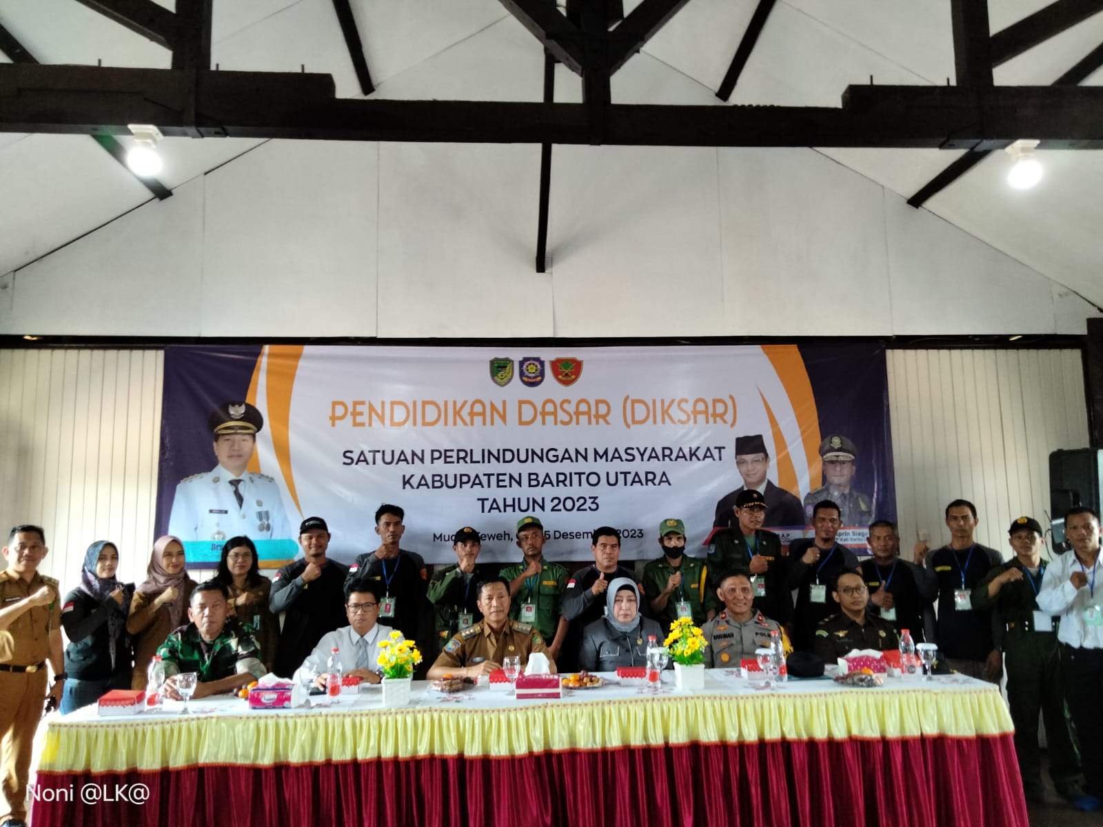 Foto bersama Ketua DPRD, Pemkab Barut dan Peserta Diksar dari Kecamatan Teweh Tengah. Foto: Noni/lenterakalimantan.com