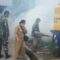 Babinsa Karang Bintang dan Pihak Puskesmas saat melakukan Fogging di pemukiman warga dan sarana Sekolah. Foto: Kodim 1022/TNB 5W1H