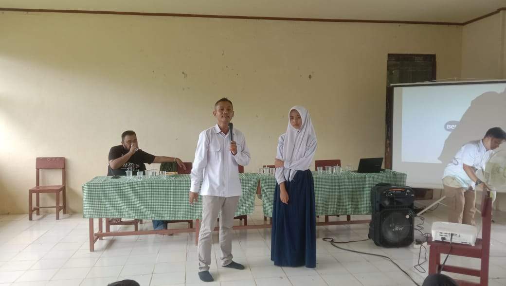 Kegiatan jurnalis Goes to School, Rabu (31/1/2024). Foto: Putri/lenterakalimantan.com 5W1H