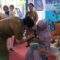 Bupati HST saat memberikan vitamin A kepada balita di Desa Walatung, Kecamatan Pandawan. Foto: Diskominfo HST 5w1h