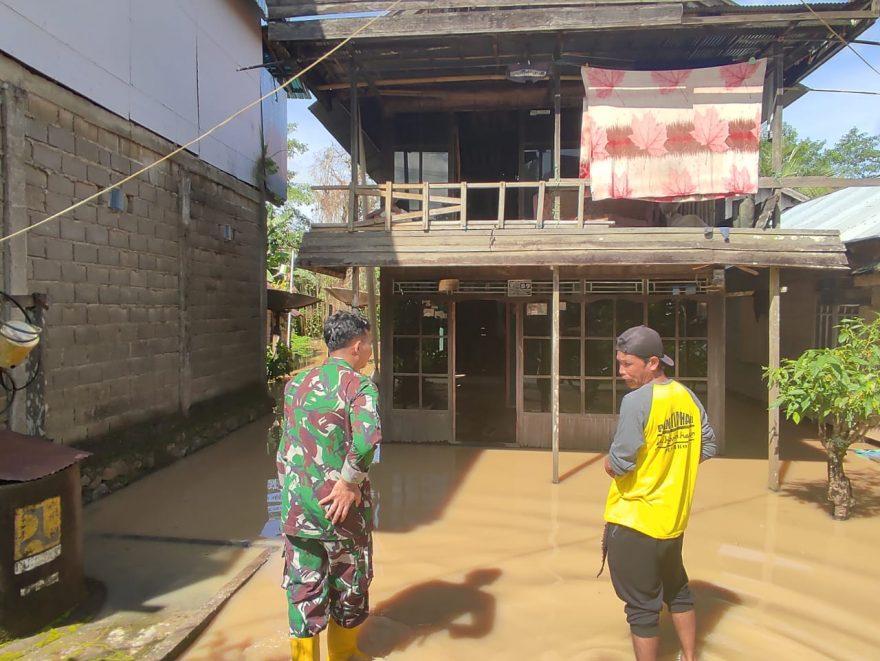 Salah satu rumah warga yang terendam akibat naiknya air Sungai Pengaron. Foto: BPBD Kab. Banjar
