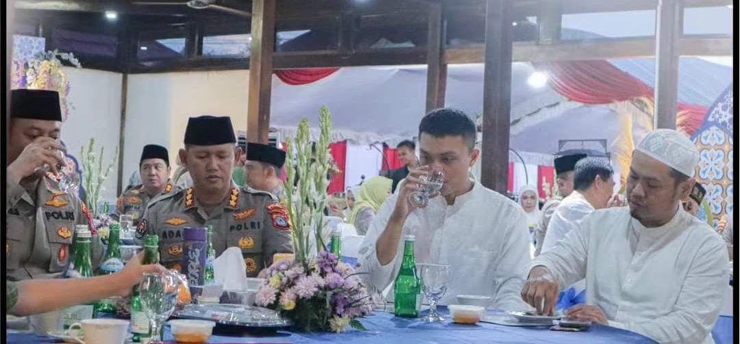 Anggota DPRD Kabupaten Tanah Laut Dadang Imanudin hadir safari Ramadan. Foto: Dok DPRD Tala