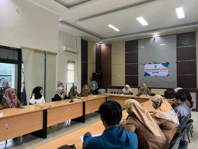 Dinas Ketahanan Pangan, Pertanian dan Perikanan (DKP3) Kabupaten Balangan menggelar penyusunan kegiatan kerja di tahun 2024 bersama Enumerator se Kabupaten Balangan di Aula DKP3, Senin (8/1/2024). Foto: Pemkab Balangan