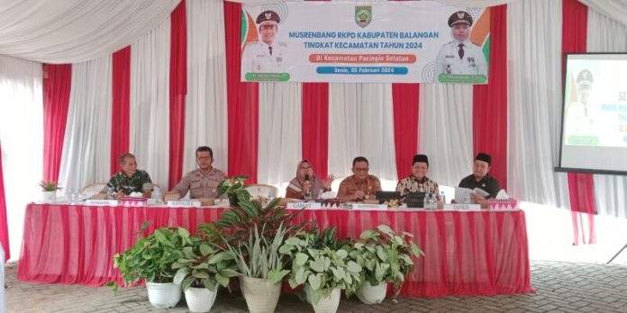Pemerintah Kecamatan Paringin Selatan menggelar Musyawarah Perencanaan Pembangunan (Musrenbang) untuk Rencana Kerja Pembangunan Daerah (RKPD) Kabupaten Balangan tahun 2024, bertempat di halaman kantor Camat Paringin Selatan, Senin (5/2/2024). Foto: MC Balangan