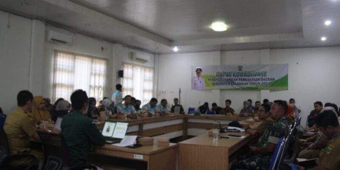 Badan Perencanaan Pembangunan, Riset dan Inovasi Daerah (Bapperida) Kabupaten Balangan gelar rapat koordinasi (Rakor) penanggulangan kemiskinan daerah, di Aula III Bapperida, Paringin Selatan, Selasa (13/2/2024). Foto: MC Balangan