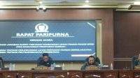Suasana Rapat Paripurna dengan acara pengesahan panitia khusus yang membahas rancangan peraturan daerah