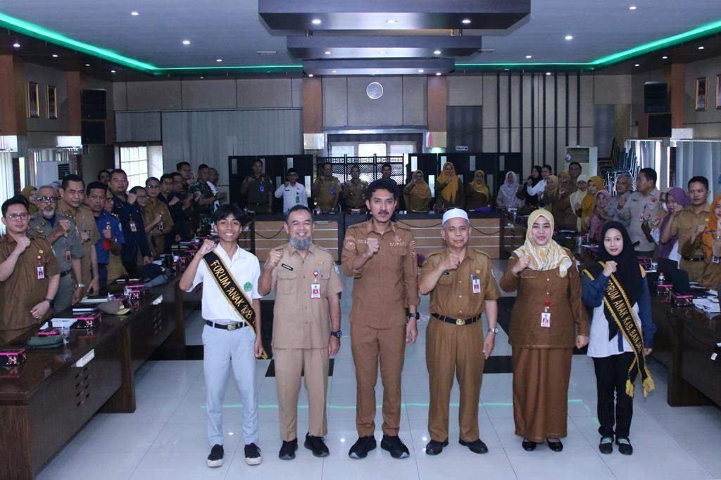 Pemkab Banjar saat Rakoor Gugus Tugas Kabupaten/Kota Layak Anak 2024, di Aula Barakat Martapura, Selasa (5/3/2024). Foto: Pemkab Banjar