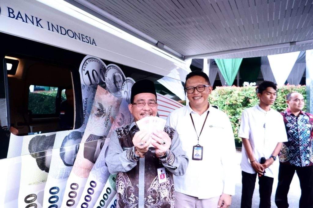 Kantor Perwakilan Bank Indonesia (BI) Kalimantan Selatan (Kalsel) melaunching layanan penukaran uang rupiah kepada masyarakat Banua yakni Semarak Rupiah Ramadan dan Berkah Idul Fitri atau Semarak 2024, Jumat (15/3/2024). Foto: Adpim Kalsel