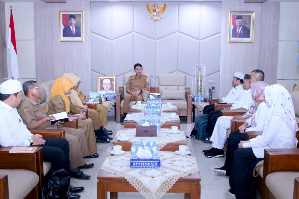 Bupati Saidi Mansyur Terima Audiensi dari Petugas Haji Kabupaten Banjar. Foto: Pemkab Banjar