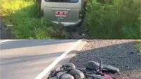 Sebuah mobil minibus dan roda dua korban yang alami kecelakaan di Desa Puntik Dalam, Handil Bakti, Batola. Jumat (19/4/2024)