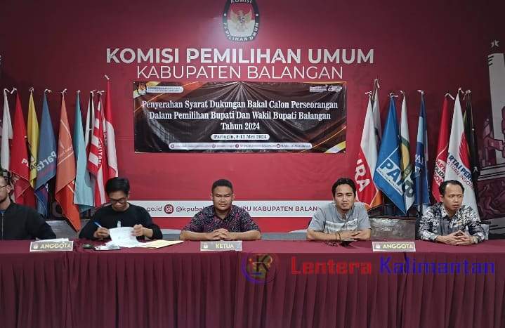 KPU Kabupaten Balangan saat membuka pendaftaran bagi calon perseorangan kepala daerah di Pilbup 2024. Foto: Windi/lenterakalimantan.com