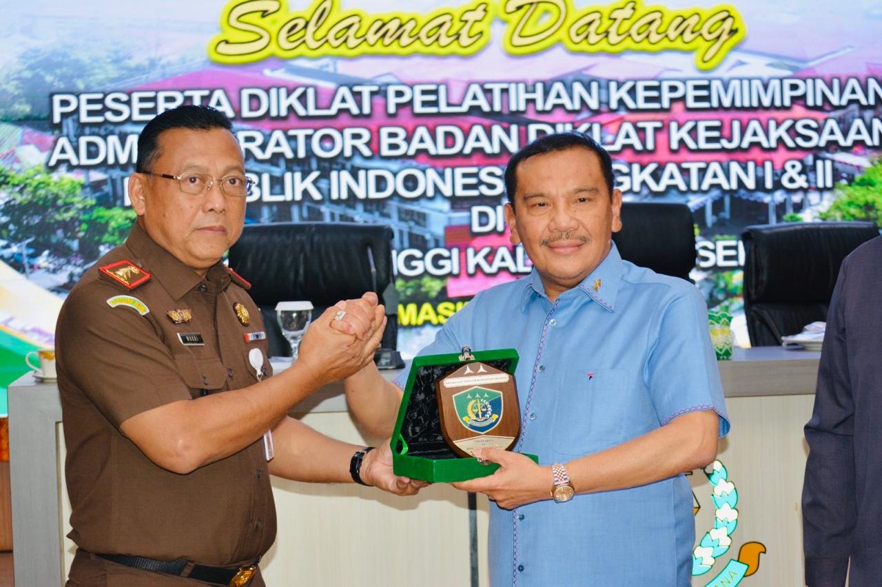 Kajati Kalsel Dr Mukri pada Kegiatan pelaksanaan Studi pelatihan kepemimpinan