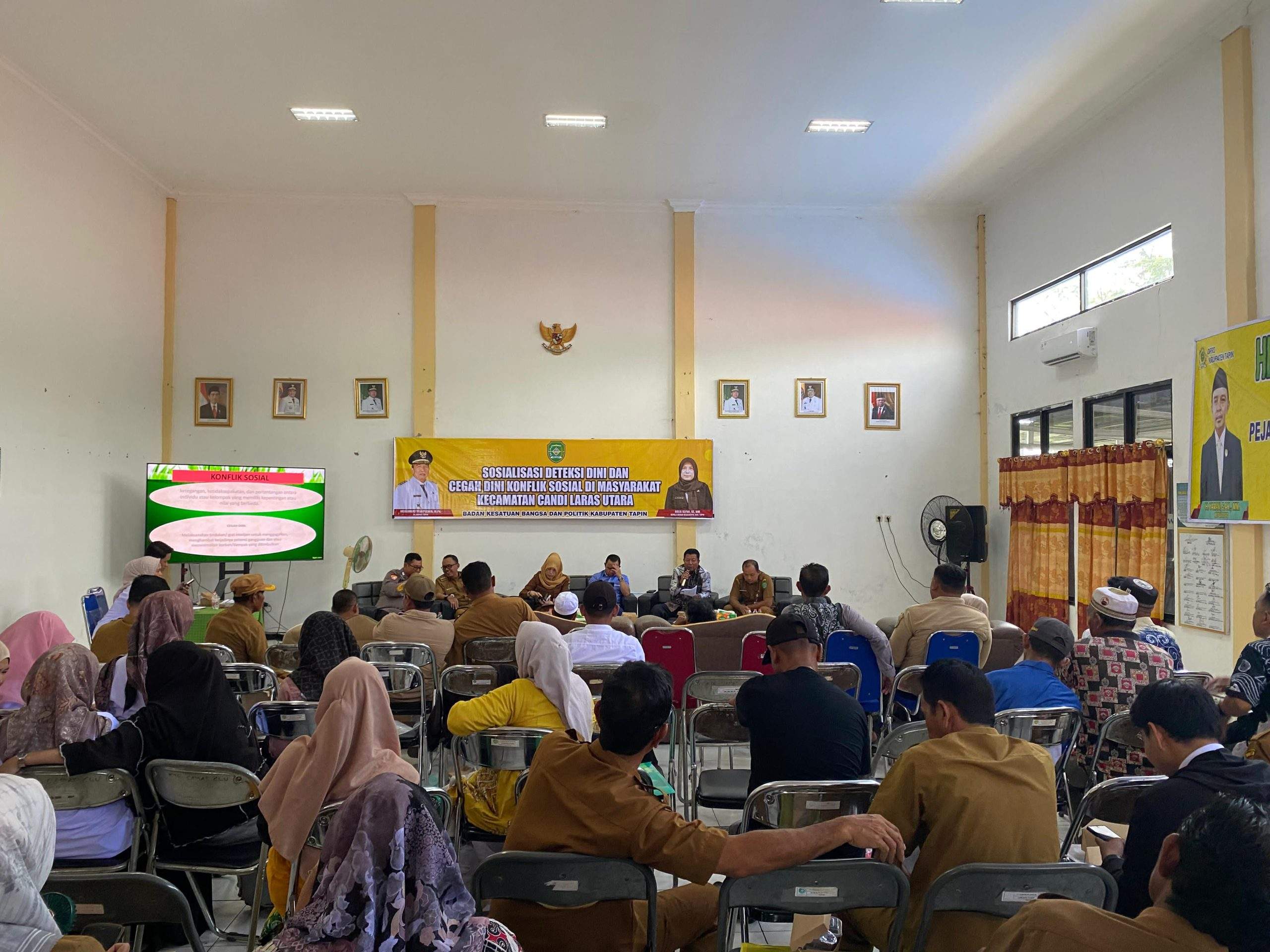 Kesbangpol Kabupaten Tapin laksanakan Sosilisasi Deteksi Dini KOnflik Sosial di Kecamatan Candi Laras Utara. Senin (20/5/2024).