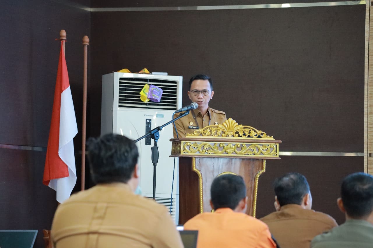 Hery Sasmita, S.STP., M.AP harapkan para Satuan Kerja Perangakat Daerah (SKPD) untuk menyadari pentingnya melaksanakan keterbukaan informasi publik guna menjalankan amanat Undang – Undang Nomor 14 Tahun 2008.