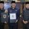 Paman Birin dan Ketua DPRD Kalsel H Supian HK didampingi Wakil Ketua DPRD Dhin usai persetujuan Raperda RPJP menjadi Perda. Foto: Adpim Kalsel