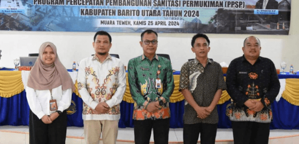 Pemerintah Kabupaten Barito Utara Menggelar Kegiatan Kick Off Meeting Program Percepatan Pembangunan Sanitasi Permukiman Kabupaten Barito Utara Tahun 2024 yang dilaksanakan di Aula Bappeda Litbang Muara Teweh, Kamis (25/4/2024). Foto: Pemkab Banjar