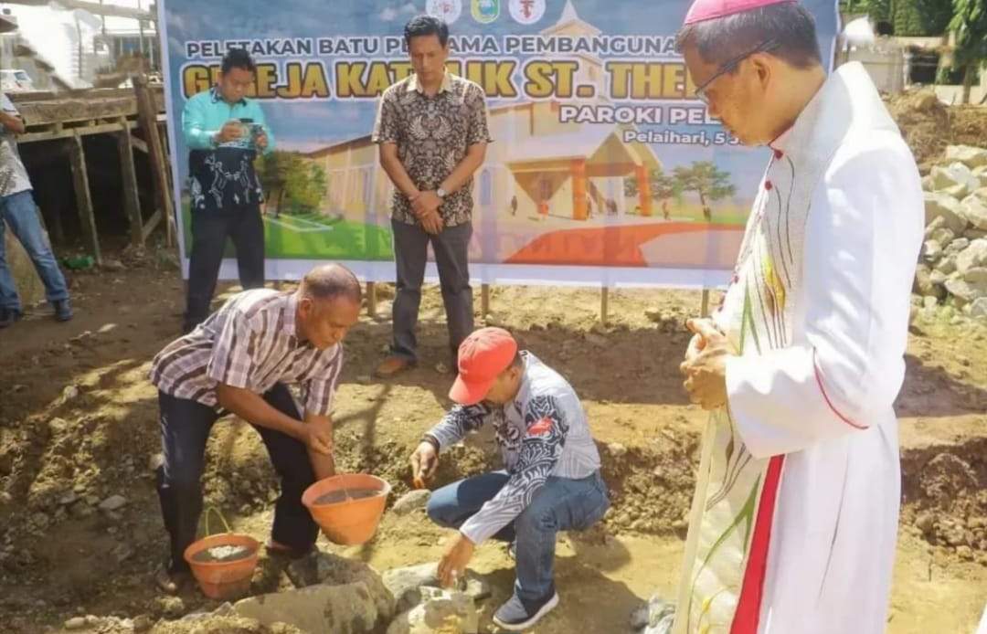 Gereja Katolik St. Theresia dibangun. Foto: dok. Diskominfo Tala