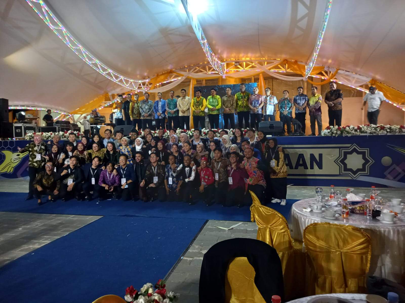 Kedatangan Delegasi pertukaran pemuda Singapura Indonesia di Panggung Apung Siring Laut Kotabaru . Foto/ anto lenteraKalimantan.com.