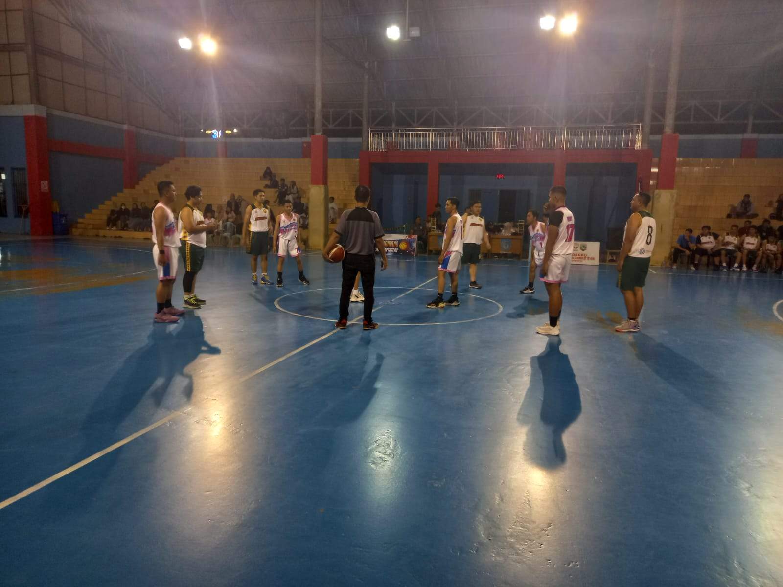 KBC series1 tahun 2024 berlangsung di Indoor Basket Bamega Kotabaru. Foto: Anto/lenterakalimantan.com