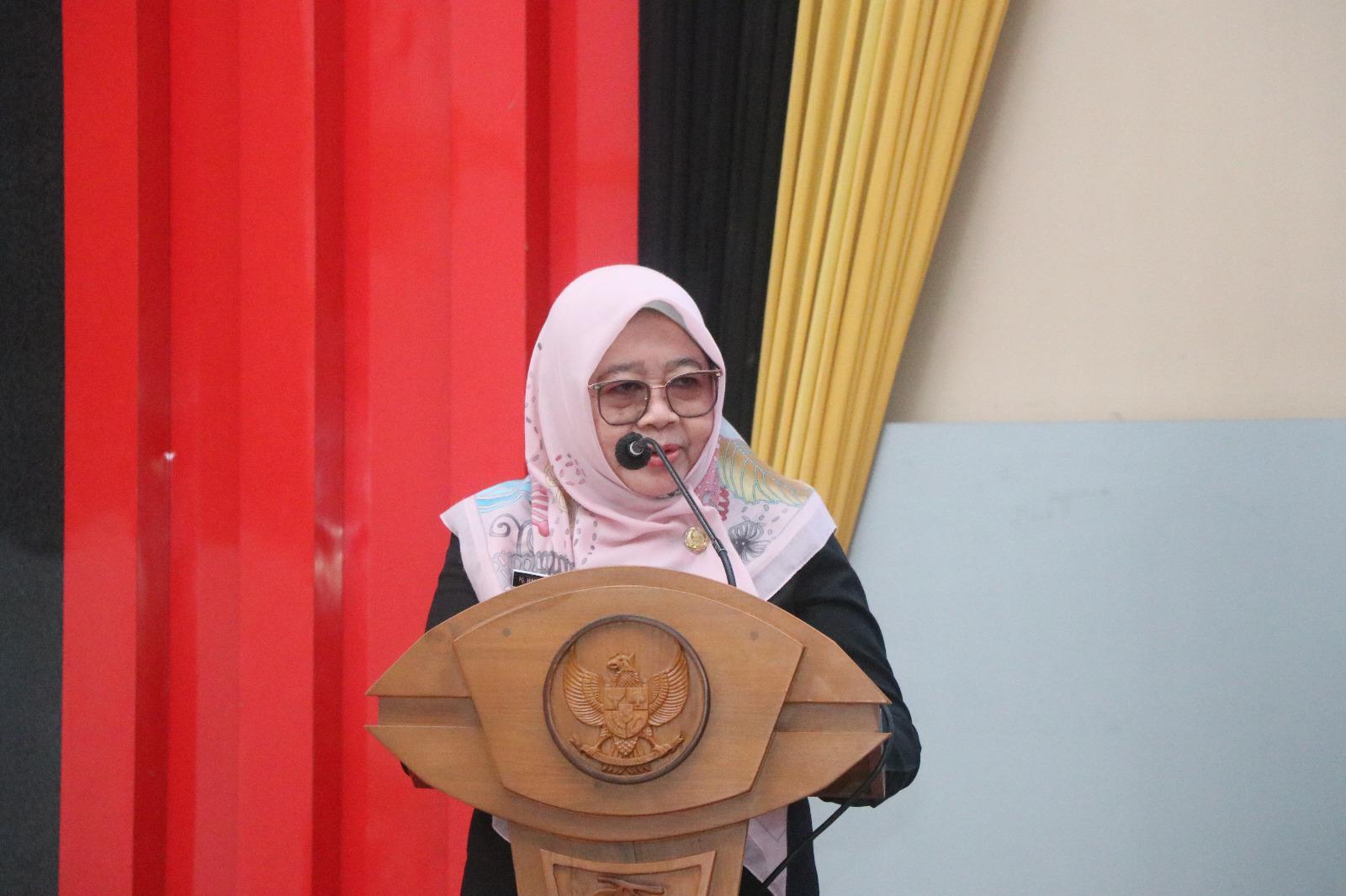 Pj Bupati Tabalong, Hj Hamida Munawarah menyampaikan sambutan. Foto: JM/lenterakalimantan.com