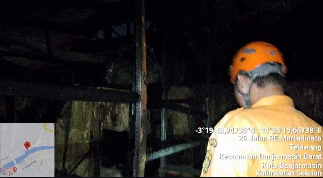 Personil BPBD Kota Banjarmasin sedang melakukan pengecekan di lapangan. Foto: BPBD Kota Banjarmasin