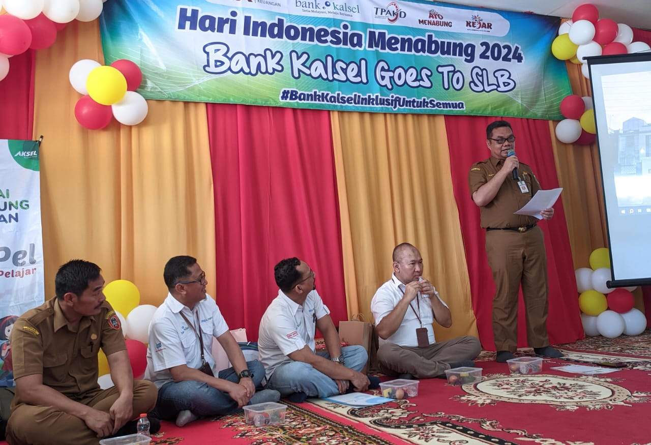 Pj Bupati Tabalong, Hj Hamida Munawarah melalui melalui Asisten Perekonomian dan Pembangunan Setda Tabalong, Norzain A Yani membacakan sambutan. Foto: JM/lenterakalimantan.com