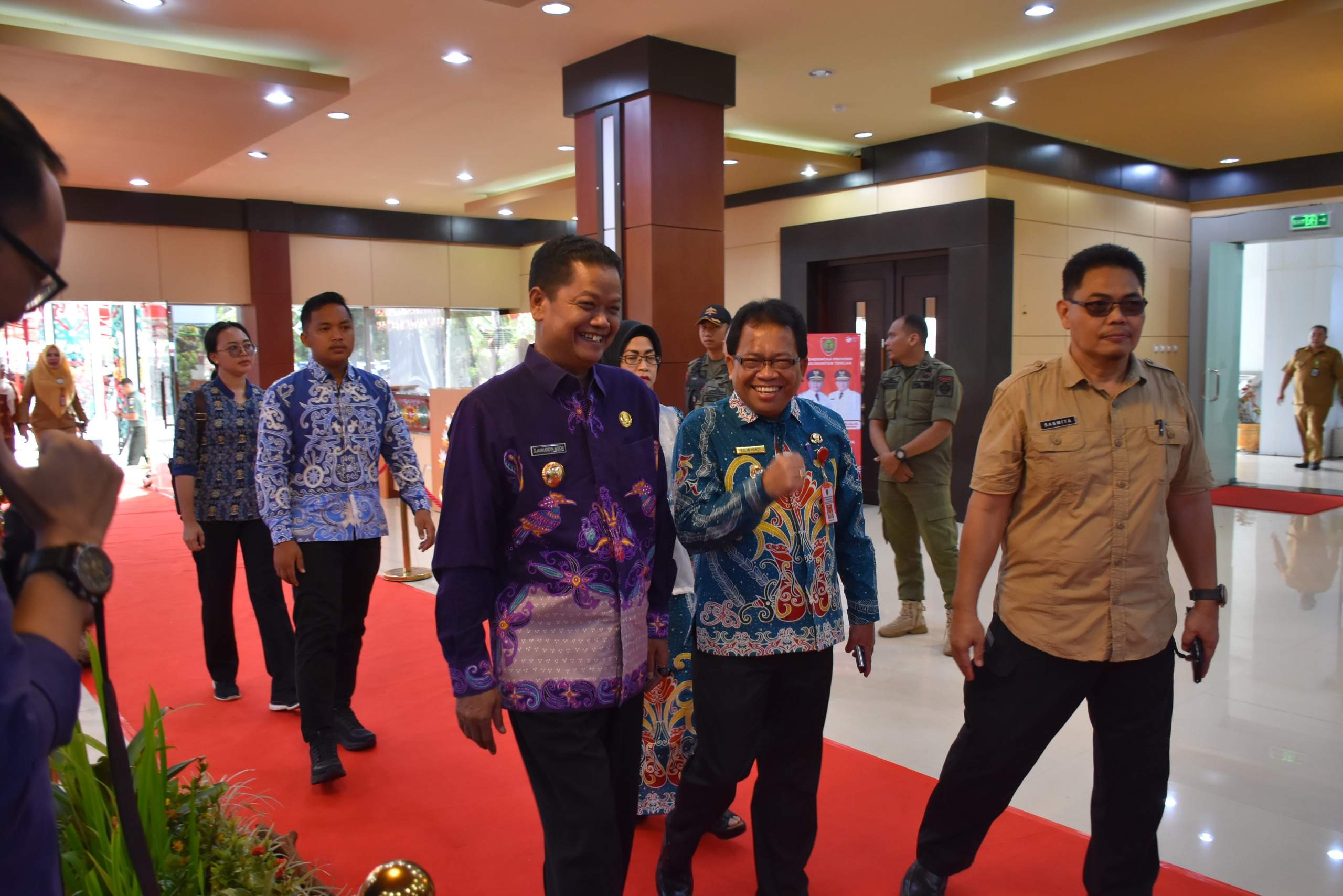 Pj Bupati Kapuas Erlin Hardi saat menghadiri Halal Bihalal Pemerintah Provinsi Kalimantan Tengah, bertempat di Aula Jayang Tingang, Kantor Gubernur Kalteng, Kamis (2/5/2024). Foto: Pemkab Kapuas