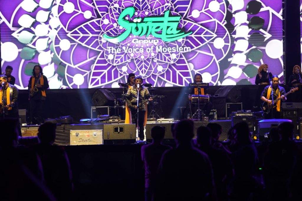 Raja Dangsut H. Rhoma Irama meriahkan Semarak Kemerdekaan #3 di halaman kantor Gubernur Kalsel di Banjarbaru, Rabu (14/8/24) malam. Foto: Donny