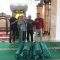Penyerahan bantuan karpet ke Masjid Besar Shiratul Jannah. Foto: Asep/lenterakalimantan.com