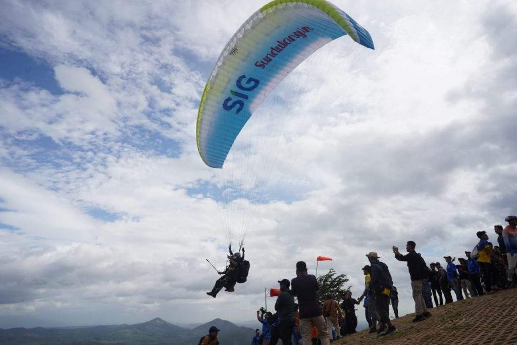 Kejuaraan Internasional Paralayang 2024 di Site Take Of Paralayang Tahura Sultan Adam Mandiangin resmi digelar. Foto: Donny untuk LK