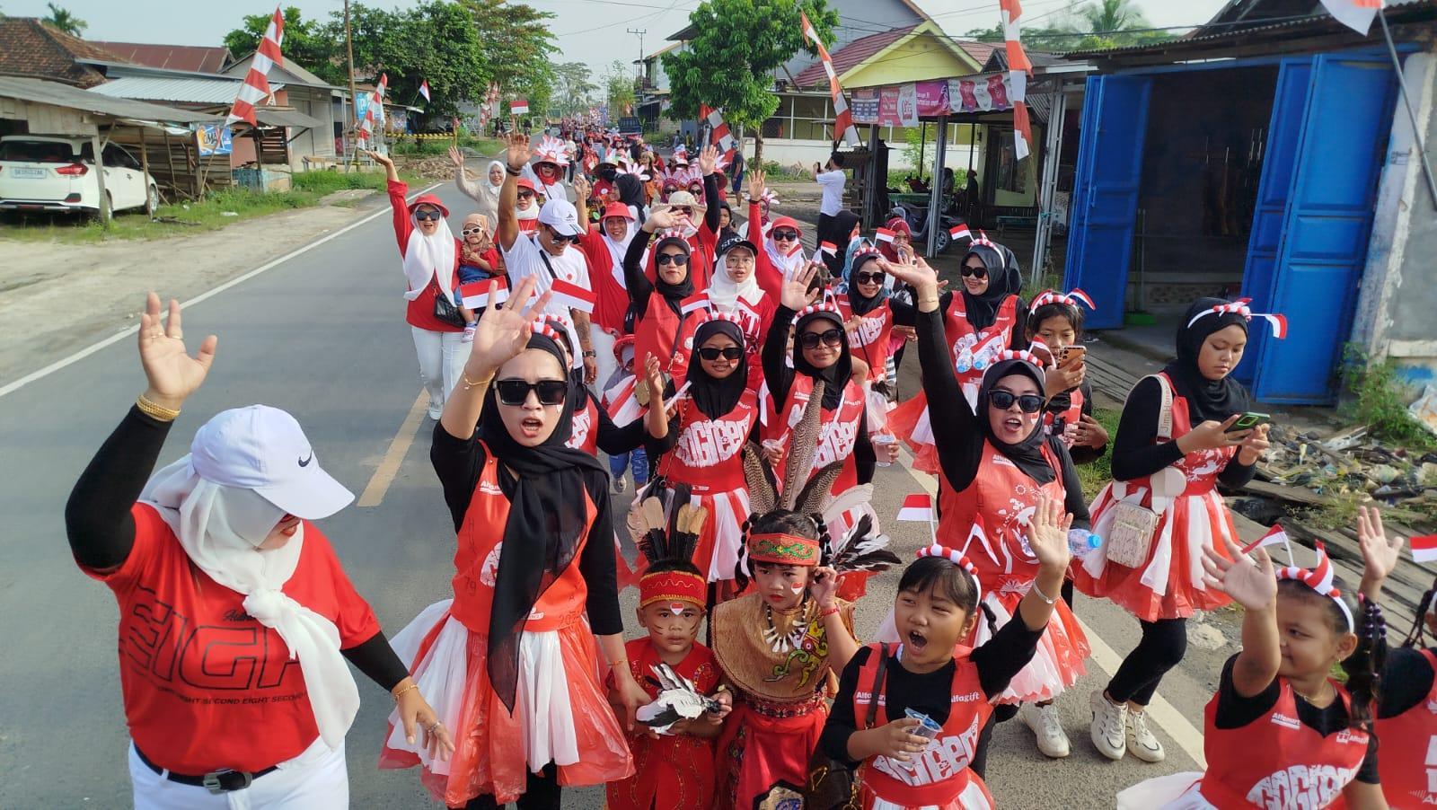 Ribuan peserta terdiri dati anak anak dan orang dewasa mengikuti Carnaval  Budaya dan jalan Santai, MInggu (18/8/2024).