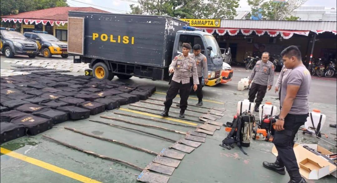 Semua peralatan keamanan hingga alat pemadam kebakaran seperti Alat Pemadam Ringan (APAR) di cek untuk memastikan kelayakan, Rabu (21/8/24).