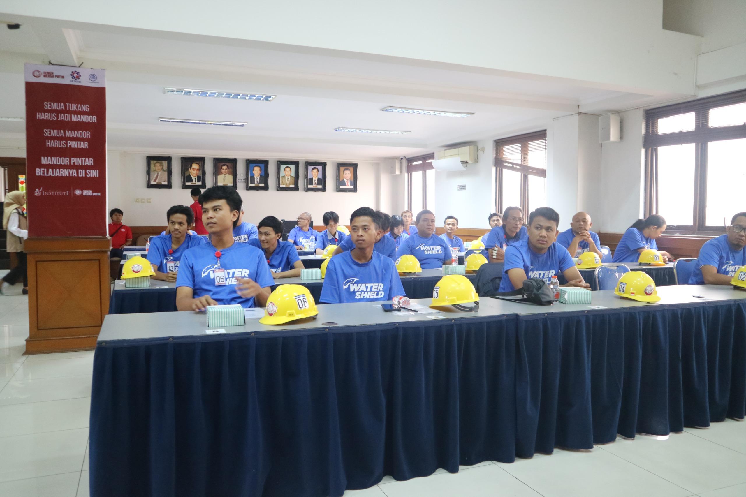 Suasana training classroom program sertifikasi