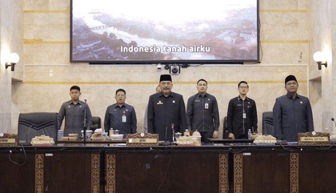 Dewan Perwakilan Rakyat Daerah (DPRD) Provinsi Kalimantan Selatan (Kalsel) masa jabatan 2024–2029 secara resmi mengumumkan calon pimpinan dalam Rapat Paripurna yang diselenggarakan di gedung “Rumah Banjar”, Selasa (17/9/2024) pagi. Foto: DPRD Kalsel