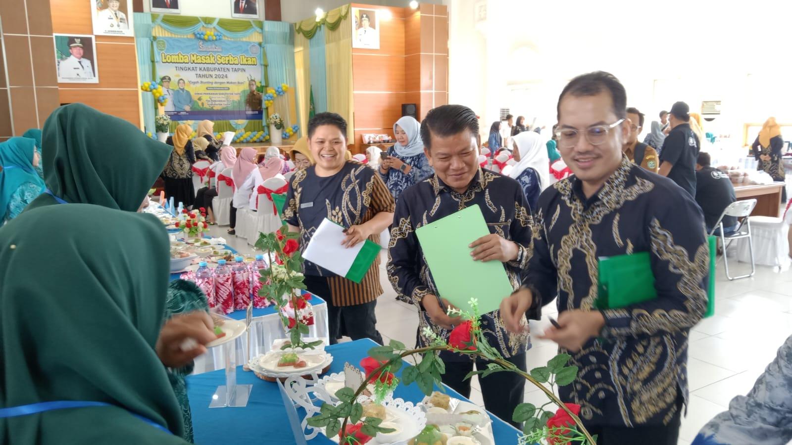 Dalam upaya meningkatkan kampanye konsumsi ikan di masyarakat, terutama bagi anak-anak balita. Pj Bupati Tapin ajak anak-anak gemar makan ikan.