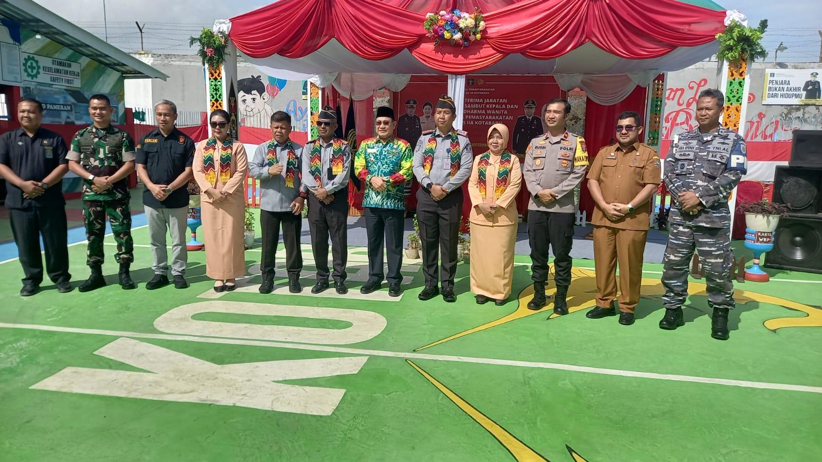 Bupati Kotabaru H sayed Jafar dan Kadivis Kanwil Kemenkumham kalsel Said Mahdar photo bersama