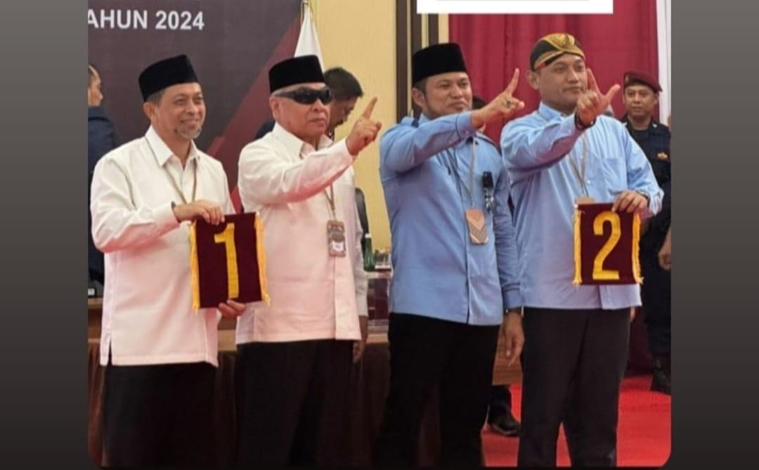 Dua pasangan calon Gubernur dan Wakil Gubernur Kaltim saat mendapat nomor urut, Isran-Hadi 1 dan Rudy-Seno 2.