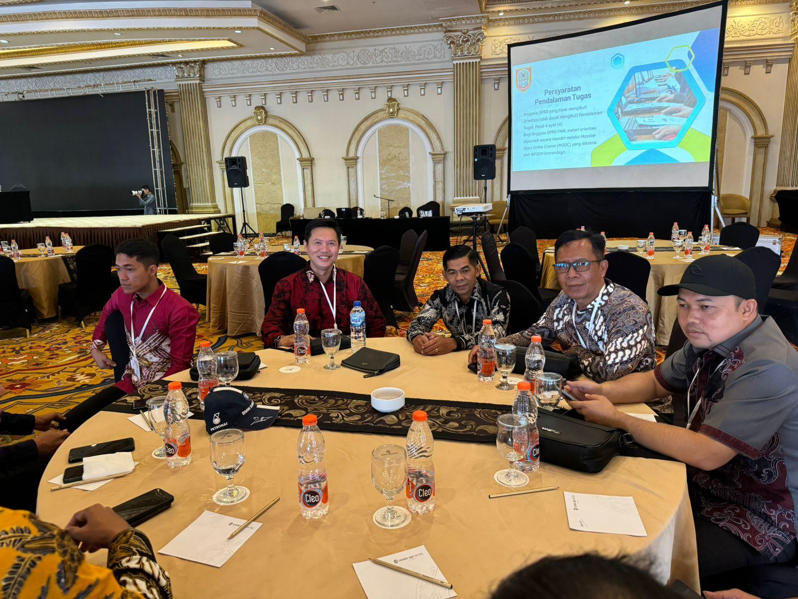 Sejumlah Anggota DPRD Balangan, saat mengikuti kegiatan Orientasi di Hotel Grand Qin Banjarbaru, dari tanggal 23 hingga 27 September 2024. Foto: Setwan Balangan