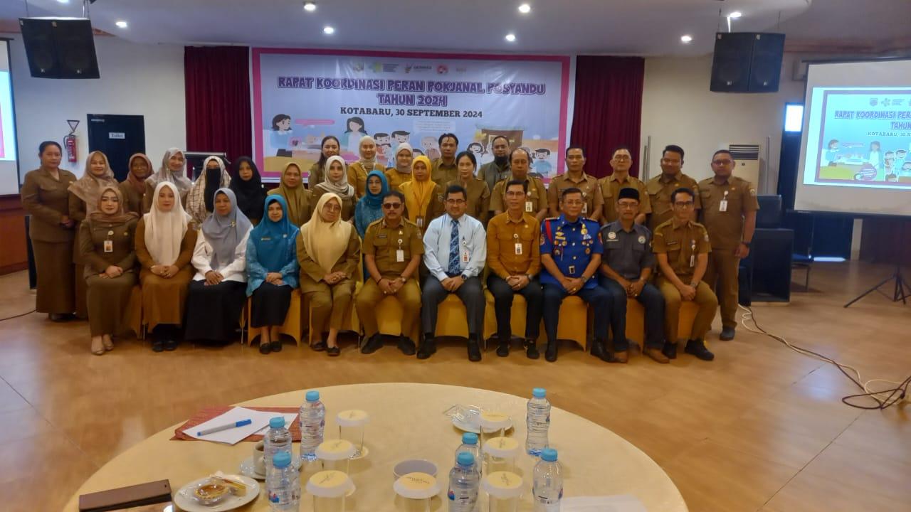 Rakoor Pokjanal Posyandu yang dihadiri staf ahli Bupati Kotabaru Johanuddin di ballroom hotel salah hotel setempat. Foto: Putri Hilang/lenterakalimantan.com