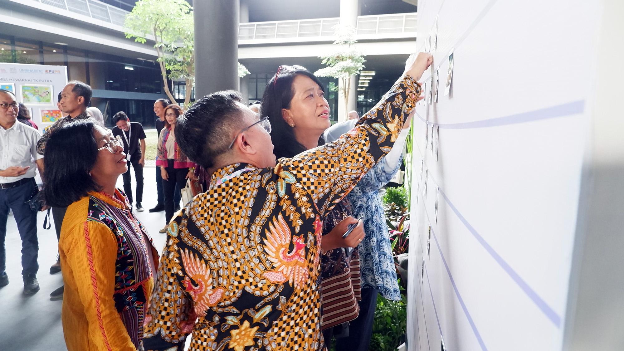 Dirjen Cipta Karya Diana Kusumastuti Menghadiri Pameran Memetri di GIK UGM