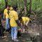 Dukung Pelestarian Bekantan, Maxim Bersihkan Hutan Konservasi Dan Donasikan Makanan Dalam Rangka World Animal Day Di Tarakan. Foto: Maxim Tarakan