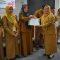Staf Ahli Setda Balangan, Hasmiati ketika menyerahkan piagam penghargaan kepada Agen Perubahan aktif 2023 di Aula Benteng Tundakan, Paringin Selatan, Balangan. Foto: Windi/lenterakalimantan.com