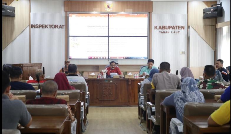 Dua bulan jelang peringatan Hari Jadi ke-59 Kabupaten Tanah Laut (Tala) yang jatuh setiap 2 Desember, Pemkab Tala menggelar rapat prapersiapan harjad di Aula Inspektorat pada Jumat (4/10/2024). Foto: Diskominfo Tala