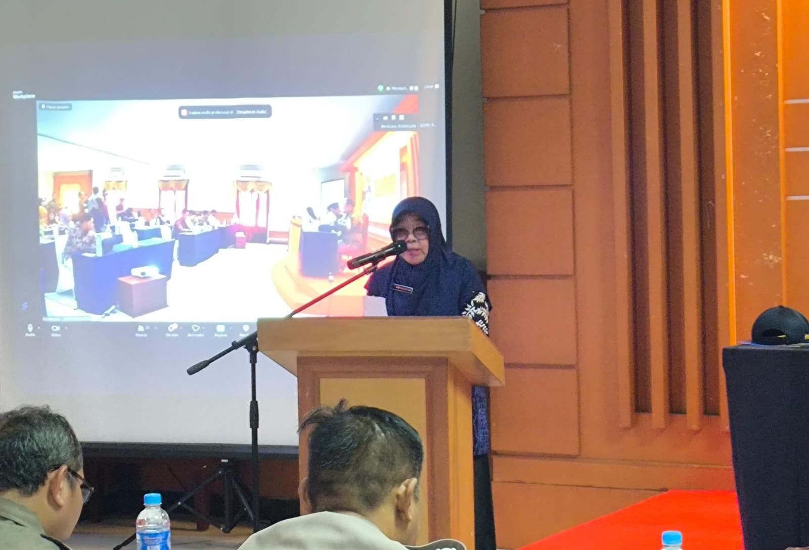 Penjabat Bupati Tabalong, Hj Hamida Munawarah menyampaikan sambutannya. Foto: JM/lenterakalimantan.com