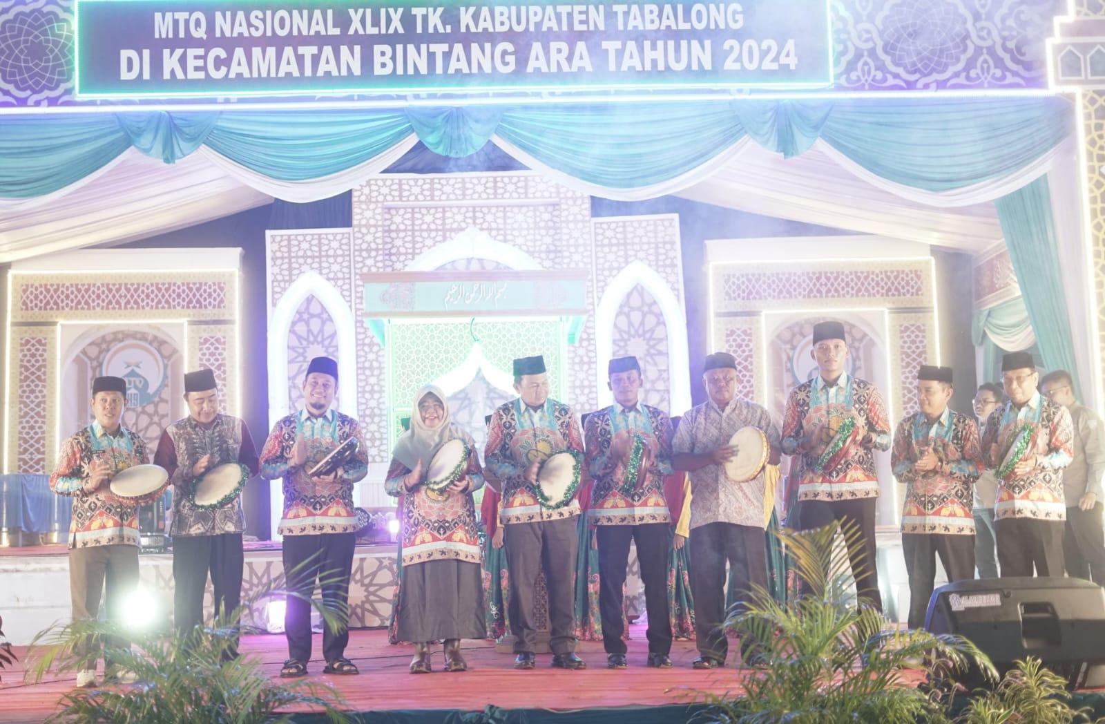 Pj Bupati Tabalong, Hj Hamida Munawarah membuka pelaksanaan MTQ Nasional ke-49 di Kecamatan Bintang Ara tingkat Kabupaten Tabalong. Foto: JM/lenterakalimantan.com