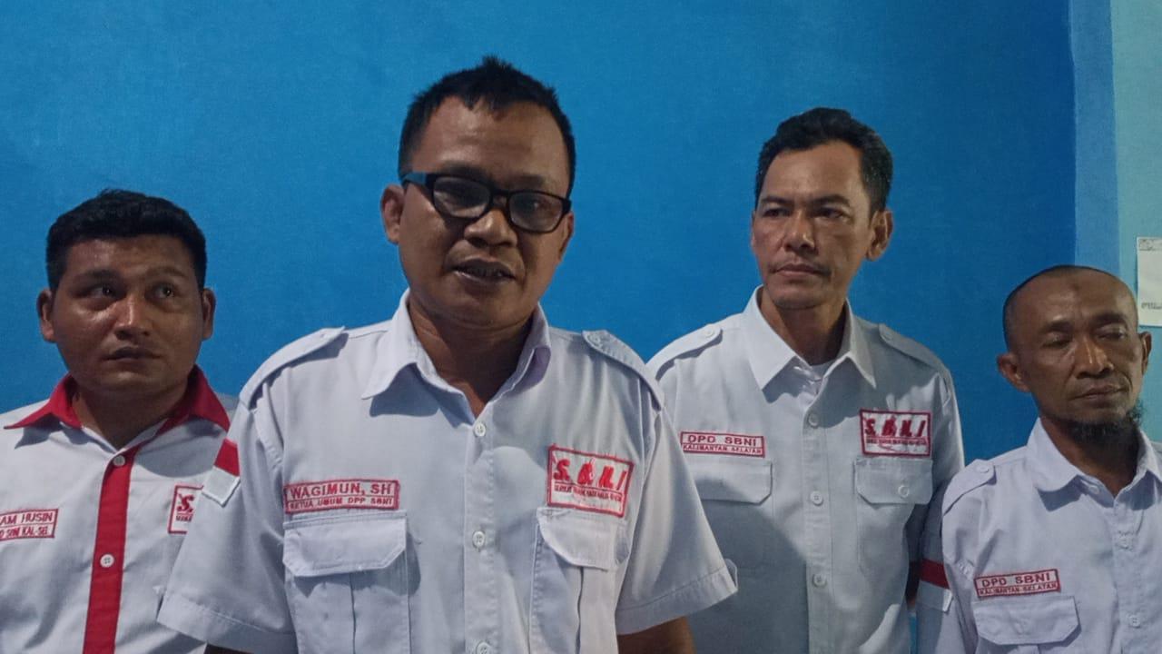 Ketua DPP SBNI Pusat didampingi anggota saat diwawancara usai deklarasi, Wagimun, SH. Foto: Arsyad/lenterakalimantan.com