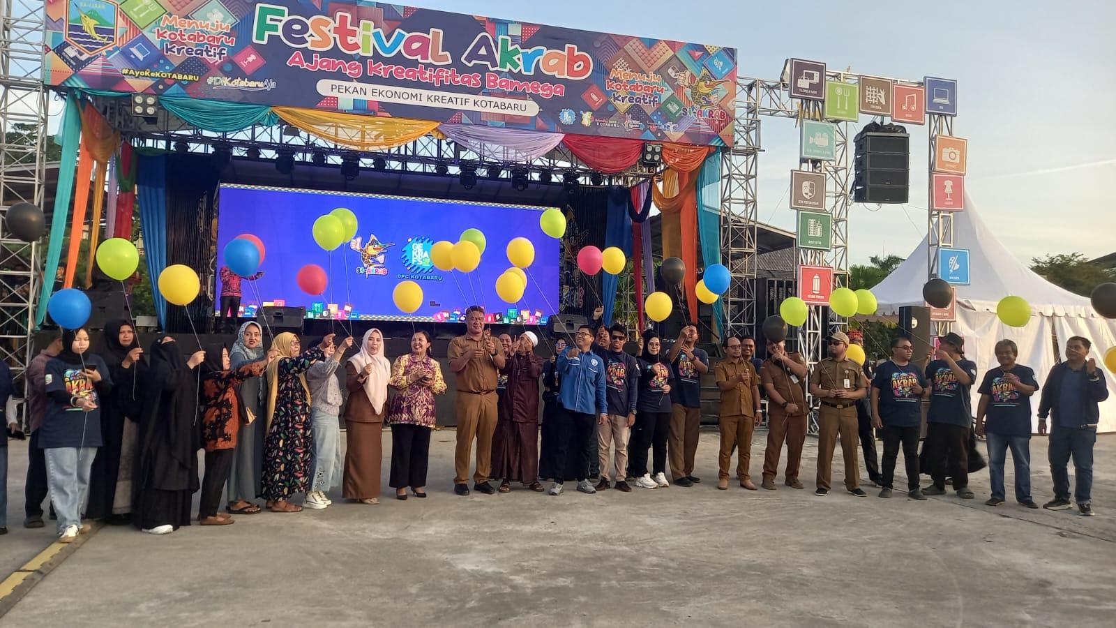 Acara Festival Ajang kreatif bamega yang di buka Kadisparpora Kabupaten Kotabaru Soni tua Halomoan